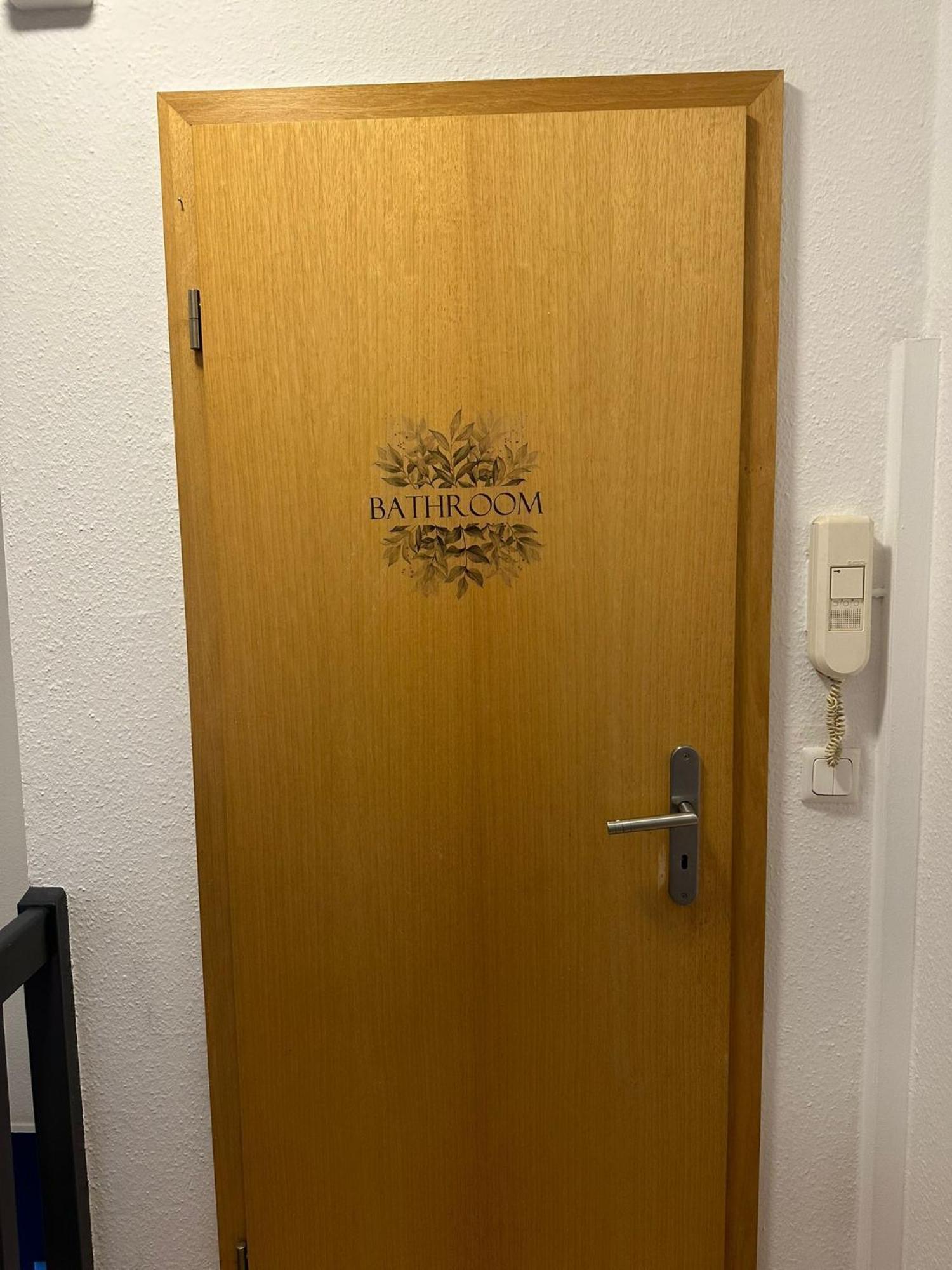 Zentral Gelegene Erdgeschoss-wohnungen Mit Bequemer Erreichbarkeit Apartment Neumuenster